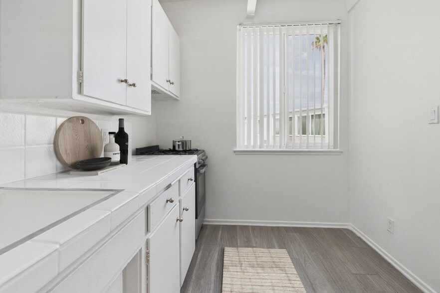 Building Photo - Royal Sepulveda Apartment Homes