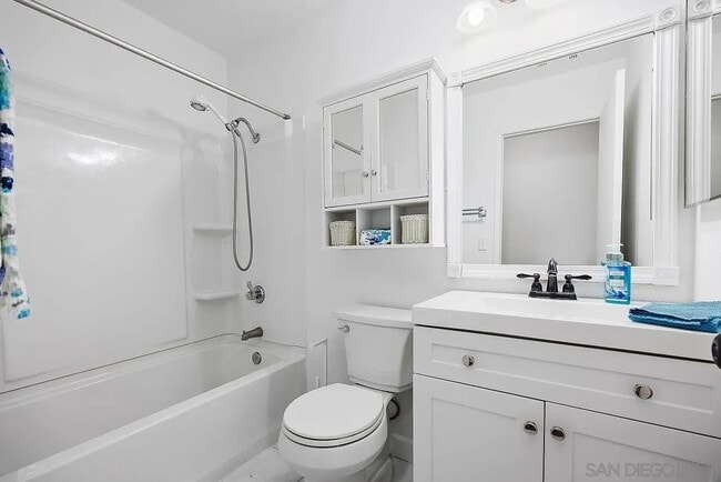 Building Photo - 207 Carissa Dr