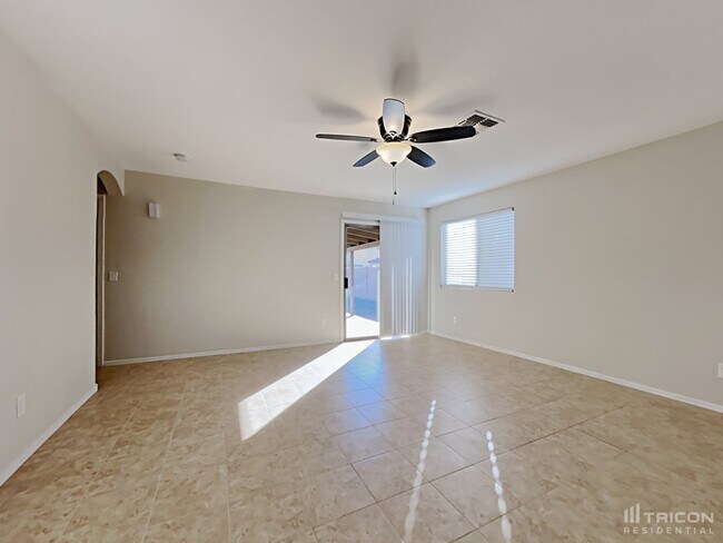 Building Photo - 2013 S 86th Dr