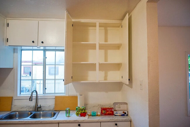 Building Photo - 84176 Corregidor Ave