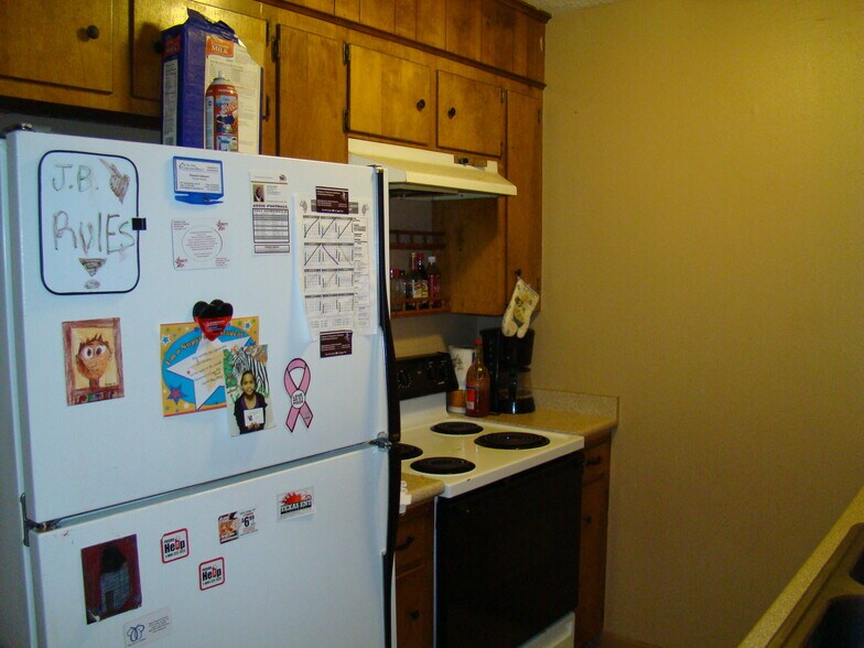 *refrigerator not included with unit - 707 Llano Place