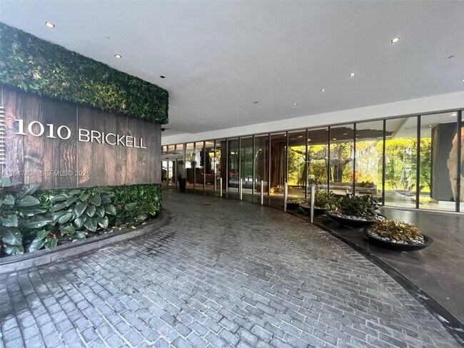 Building Photo - 1010 Brickell Ave