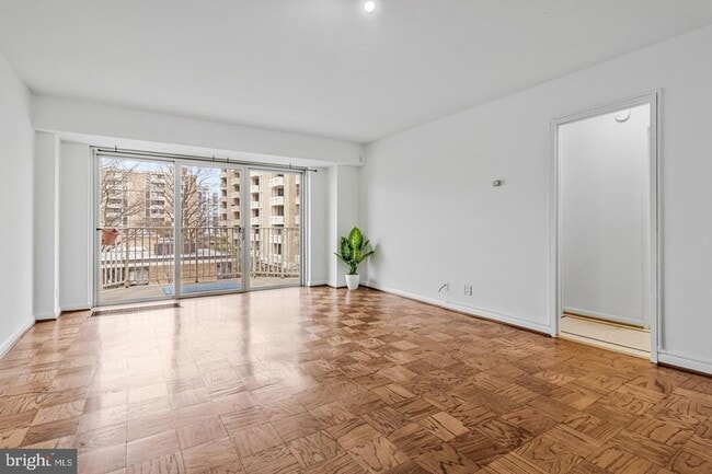 Building Photo - 560 N Street SW Unit UNIT N409