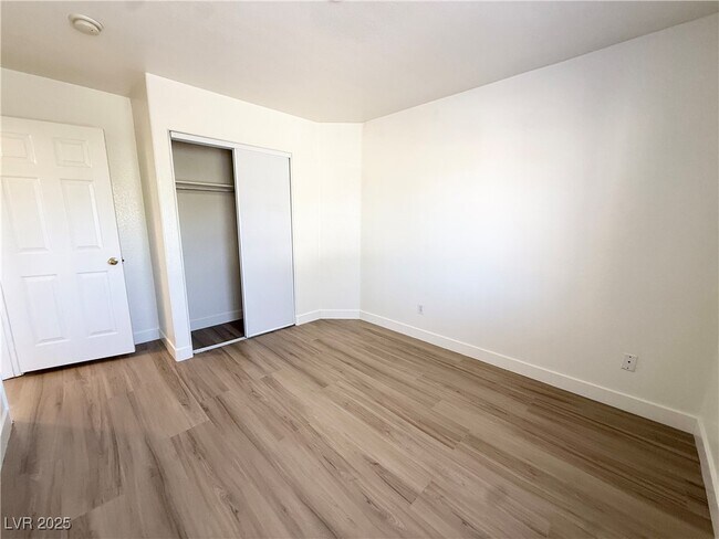 Building Photo - 5718 Royal Sands St