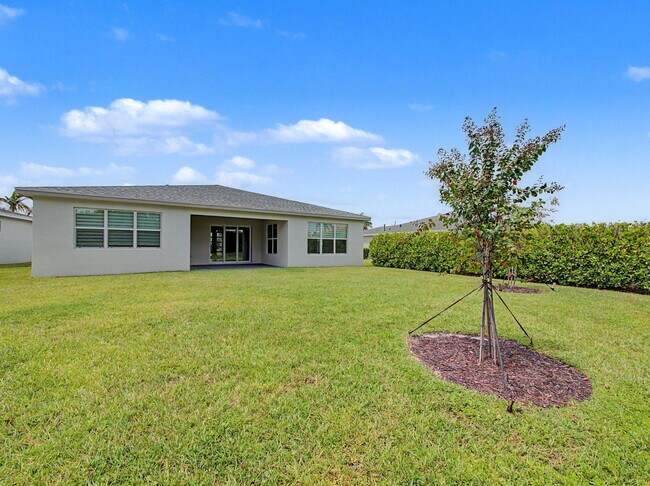 Building Photo - 11805 SW Lyra Dr.