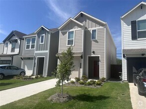 Building Photo - 7067 Cypress Dr
