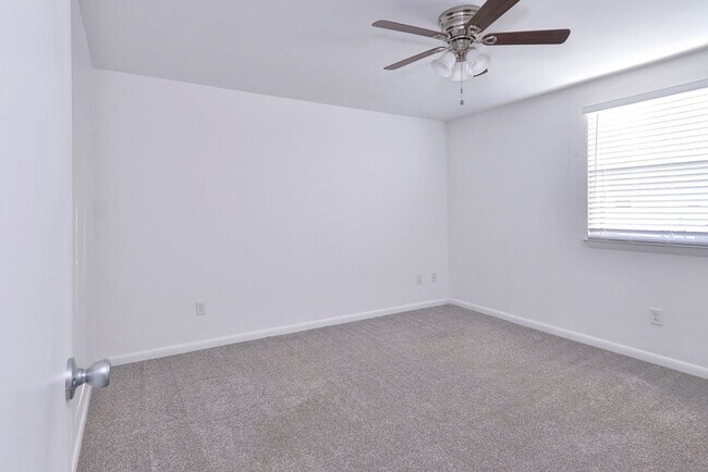 Building Photo - 812 Stony Dr