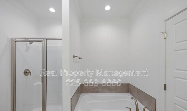 Building Photo - 5633 Emmie Dr