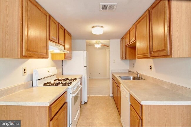 Building Photo - 8388 Revelation Ave