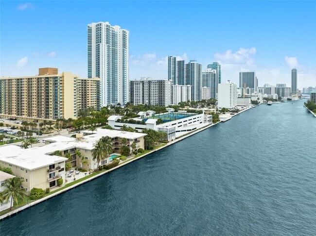 Building Photo - 2600 S Ocean Dr