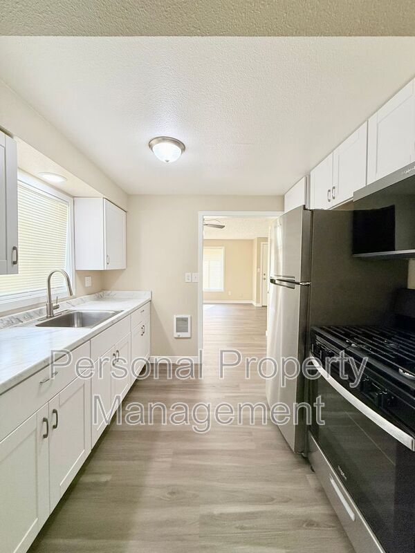 Building Photo - 3110 Thompson Ave