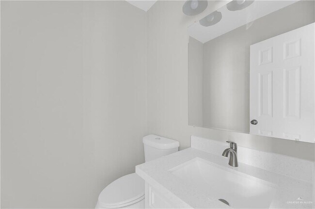 Building Photo - 26 Tiquisate Ave