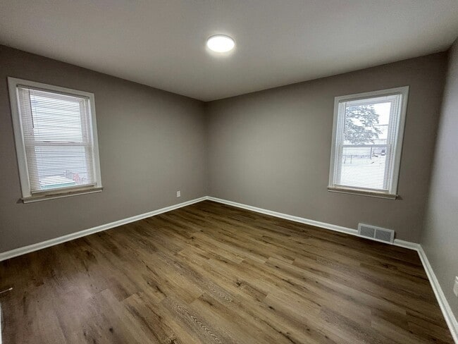 Building Photo - 31045 Marquette St