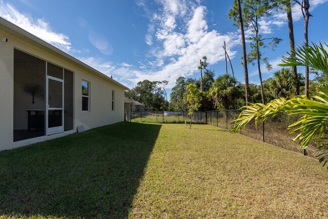 Building Photo - Move in now with zero deposit! This stunni...