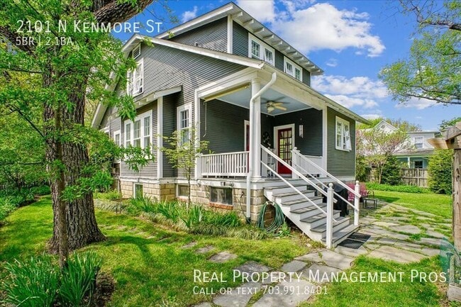 Building Photo - 2101 N Kenmore St