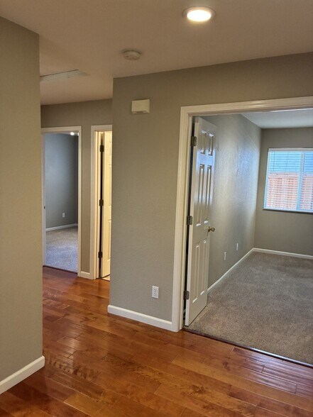 Building Photo - 1837 Hawkhaven Way