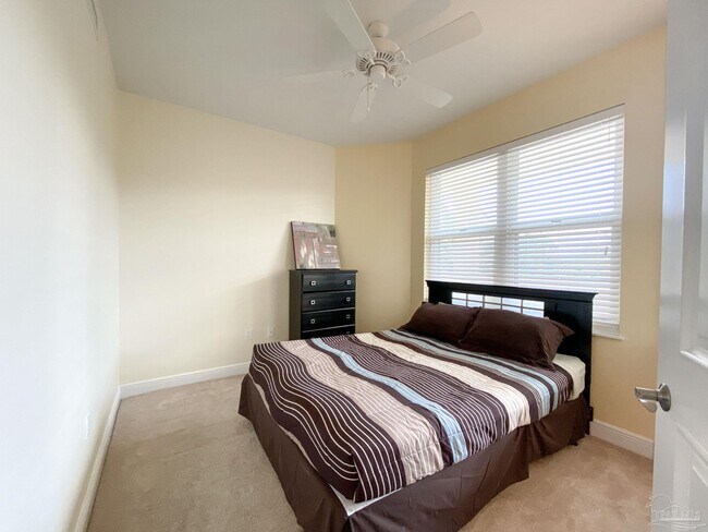 Building Photo - 645 Lost Key Dr