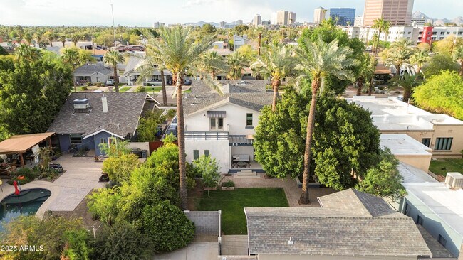 Building Photo - 69 W Lynwood St