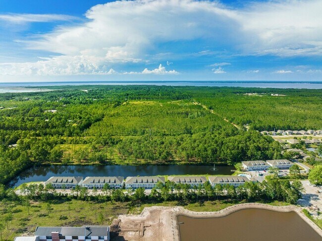 Building Photo - 212 Kara Lake Dr