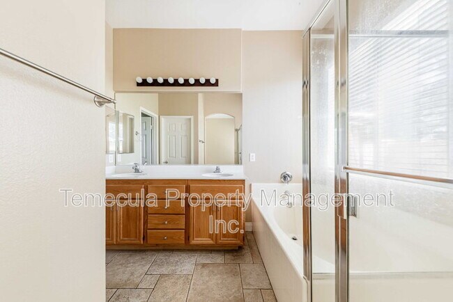 Building Photo - 40609 Chantemar Way