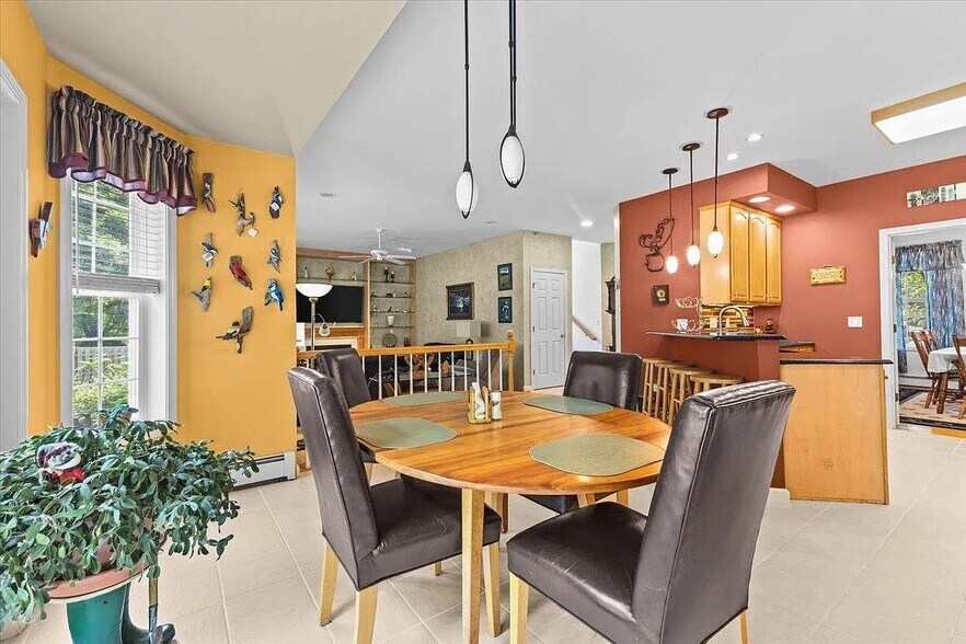 Building Photo - 65 Forman Dr