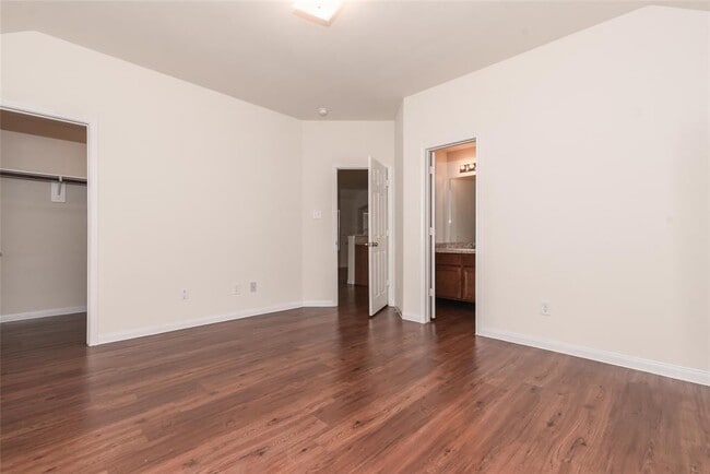 Building Photo - 5706 Plantation Forest Dr