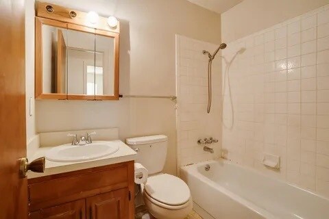 Building Photo - 2704 Tampico Dr