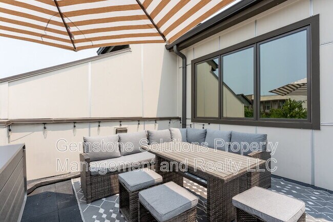 Building Photo - 815 Melpark Ct