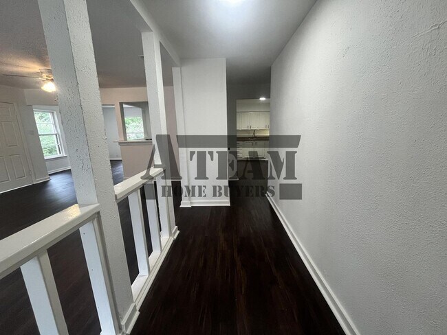 Building Photo - Fully Remodeled 3 Bedroom 2 Bathroom