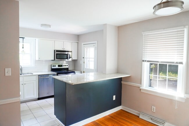 Building Photo - 1004 Baywood Ct