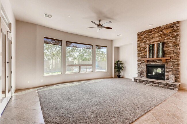 Building Photo - 15865 W Vernon Ave