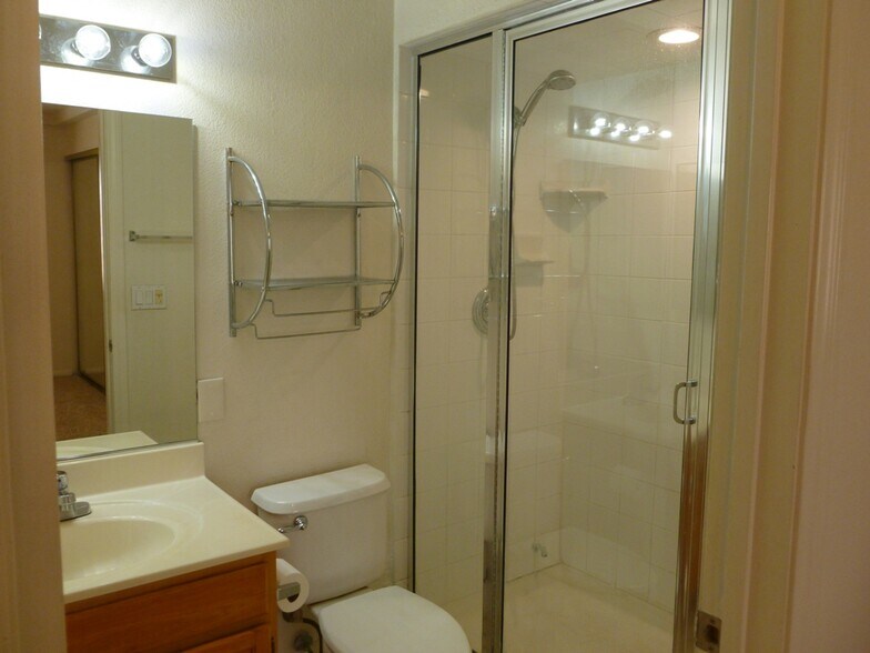 Building Photo - 8410 Eldora Ave