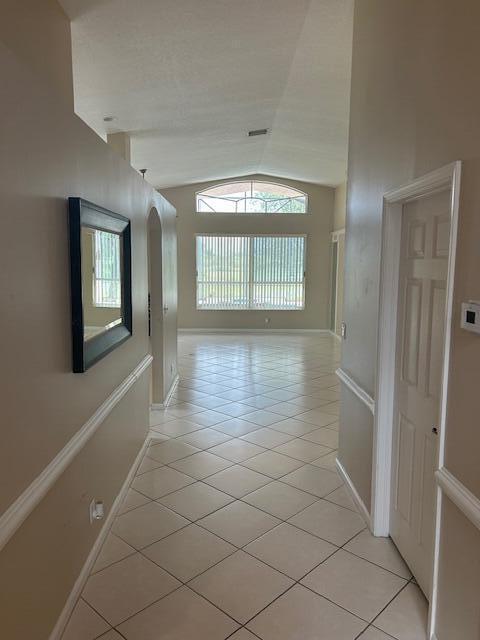 Building Photo - 987 NW Mossy Oak Way