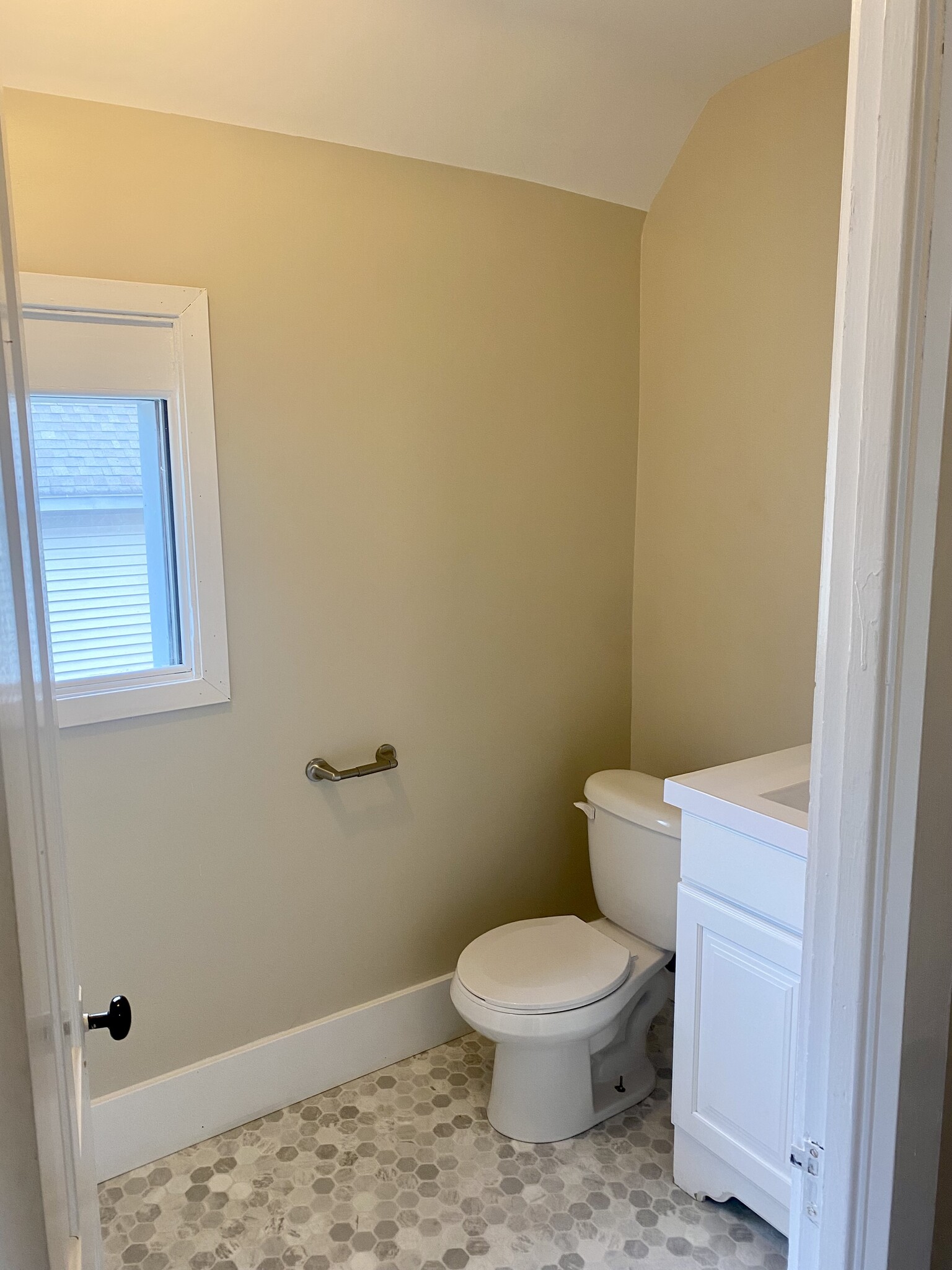 Upstairs Bathroom - 436 Glendale St