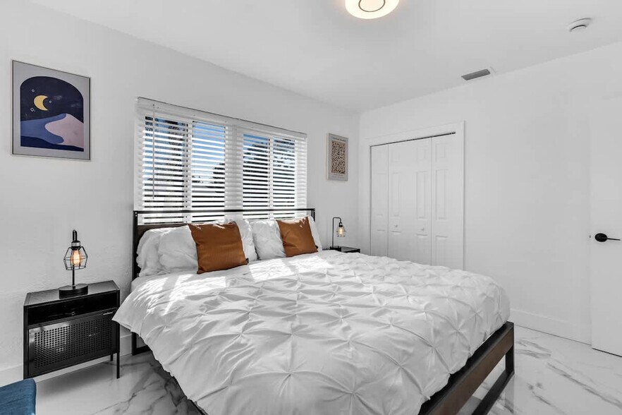 Building Photo - 7001 Coolidge St