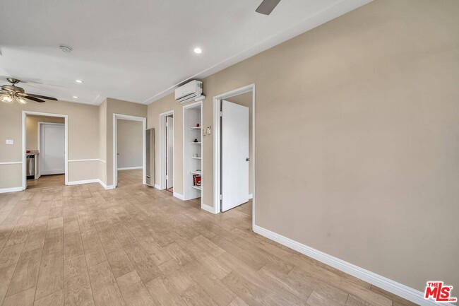 Building Photo - 1546 S Holt Ave