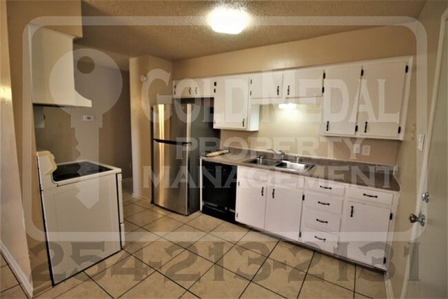 Building Photo - 804 Michelle Dr