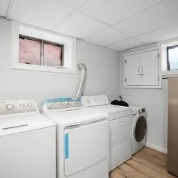 Building Photo - 5201 Banks Pl NE