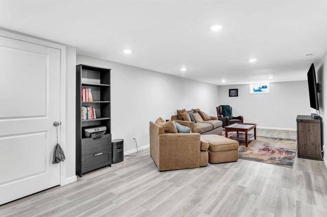 Building Photo - 80 Victoria St