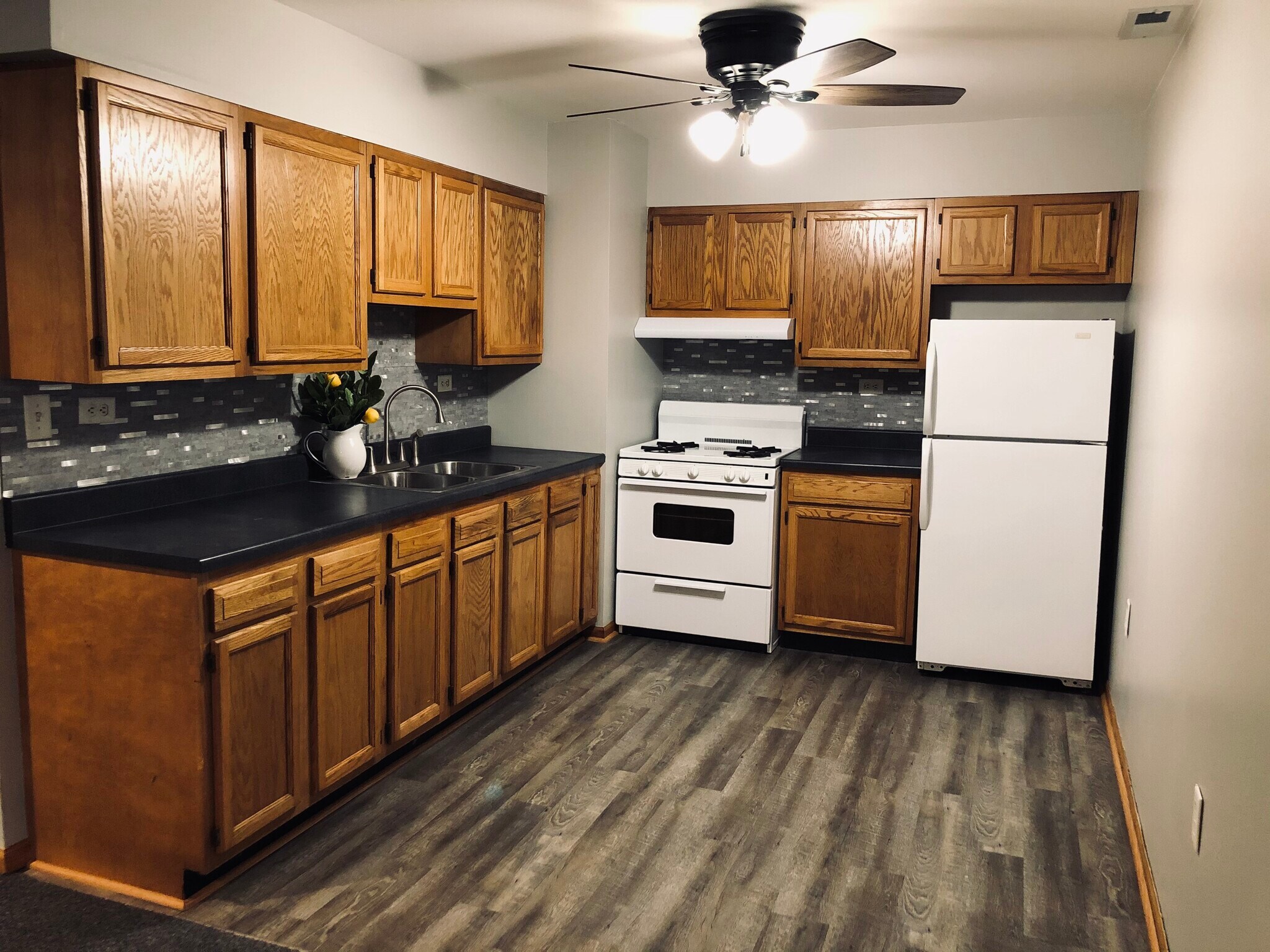 new flooring and new ceiling fan - 640 S Main St
