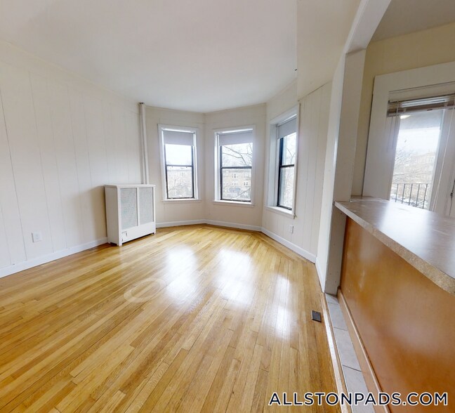 Building Photo - 1135 Commonwealth Ave