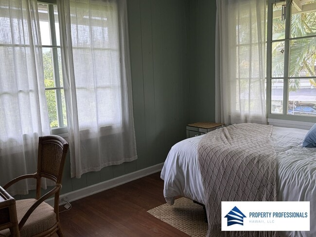 Building Photo - Furnished 2 Bedroom w/ Bonus Studio Downstairs