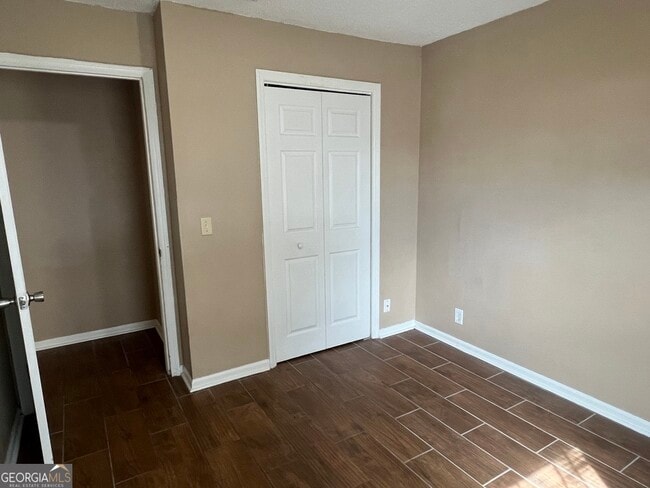 Building Photo - 412 Fairfield Ct