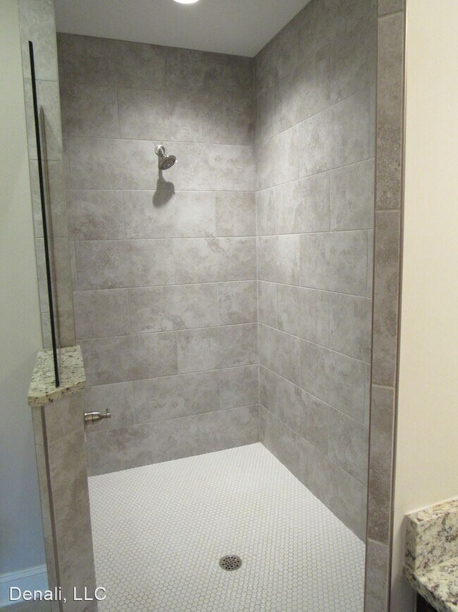 Building Photo - 3 br, 3 bath House - 222 Castle Downs Lane...