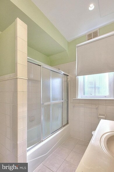 Building Photo - 1756 Park Rd NW