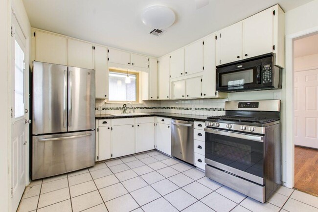 Building Photo - 2929 N Utah Ave