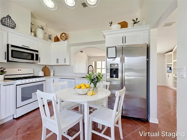 Building Photo - 13208 Pinyon Dr
