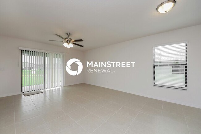 Building Photo - 4 Bedroom Pet-Friendly Home in Dundee, FL with Main Street Renewal