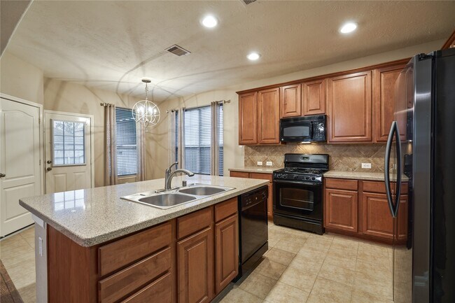 Building Photo - 17250 Lafayette Hollow Ln