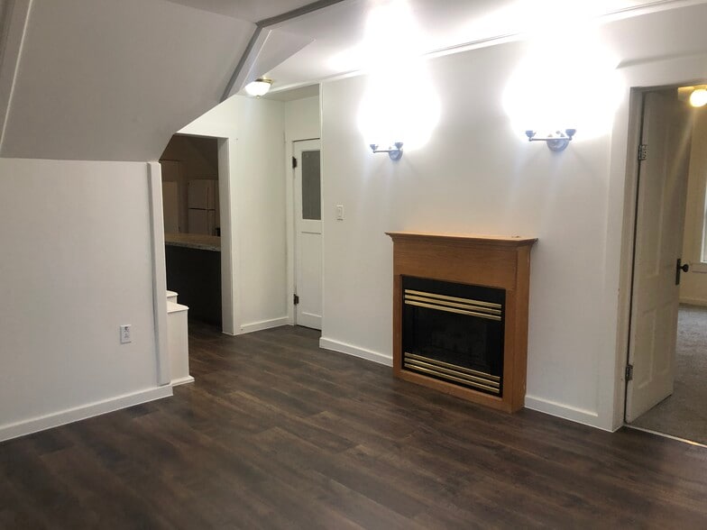 Building Photo - 708 S East St